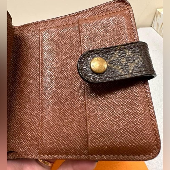 Louis Vuitton wallet - Picture 15 of 16